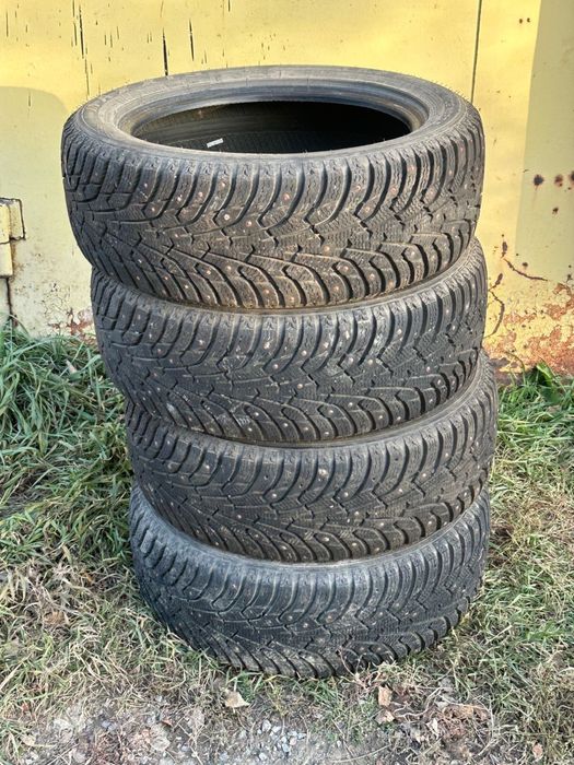 Продам зимнюю резину 195/55/16