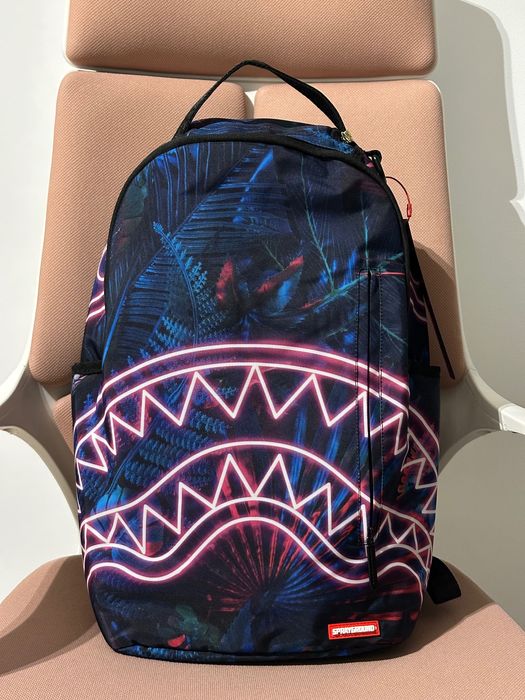 Ghiozdan Sprayground nou