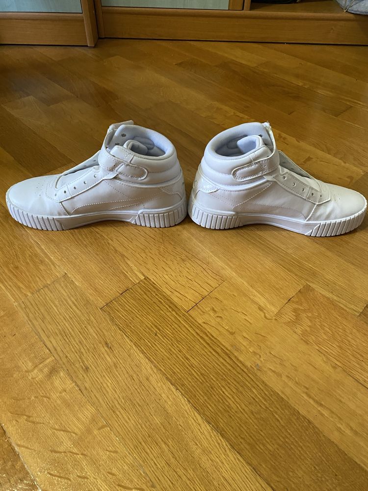 Puma Carina 2.0 Wonderland