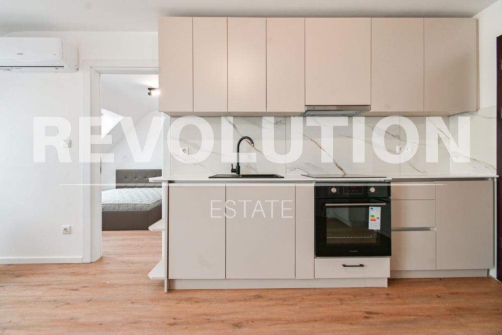 Двустаен апартамент в ж.к. Зона Б-19.