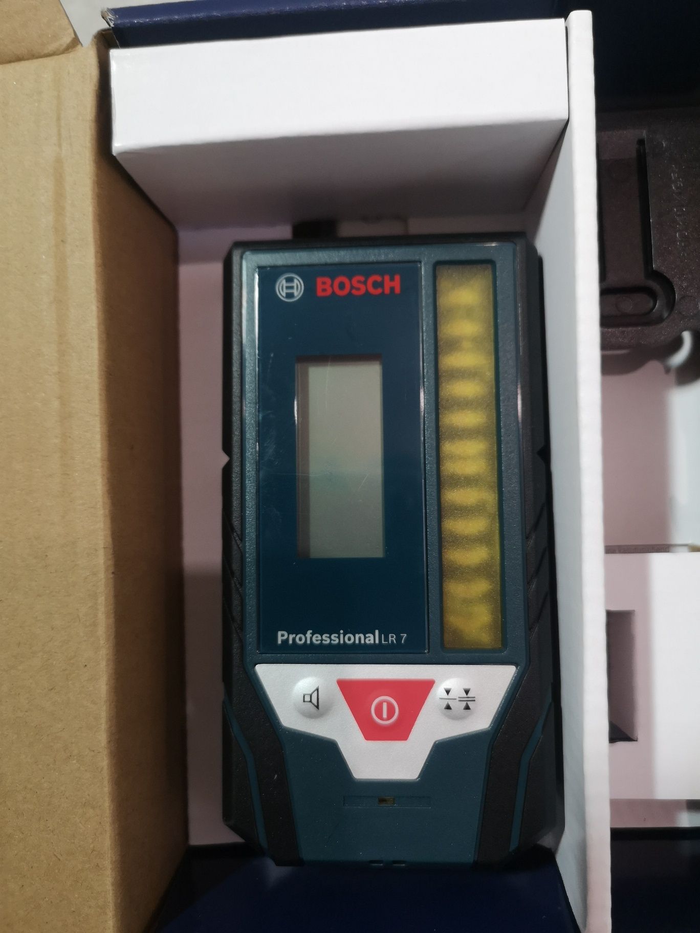 Bosch лазерен приемник за линейни лазери Червен или Зелен