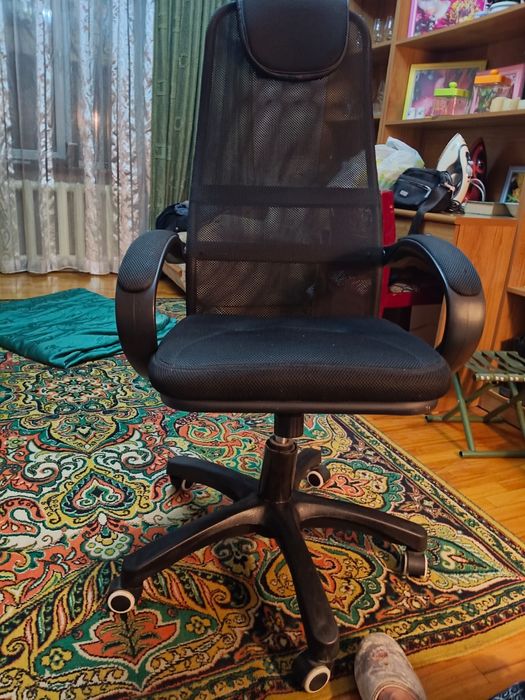 Кресло кожаные офисные