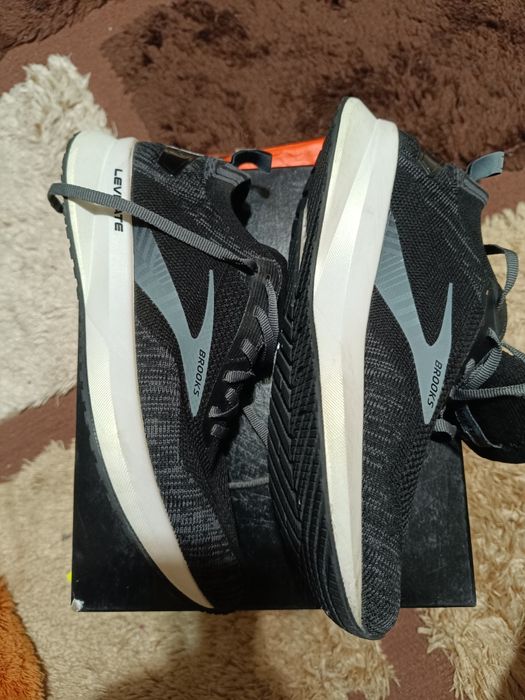 Adidași brooks levitate
