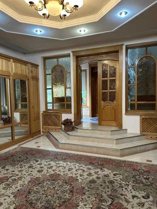 Новомосковская Продается дом Мирзо Улугбек Соток 13,6  Фасад 40м2