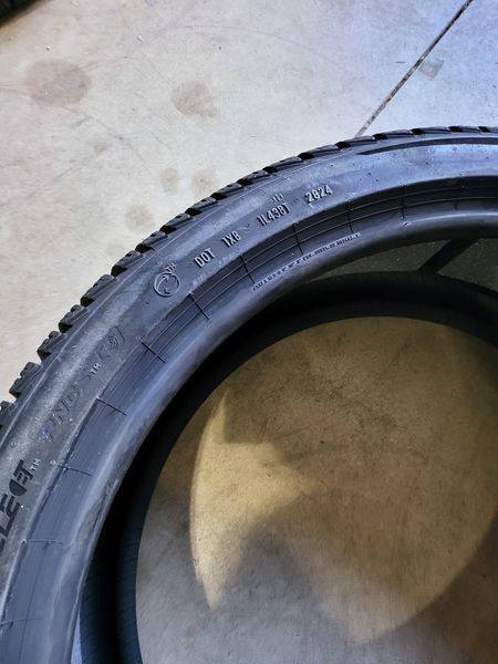 265/35/21 PIRELLI P Zero Winter2 4бр
