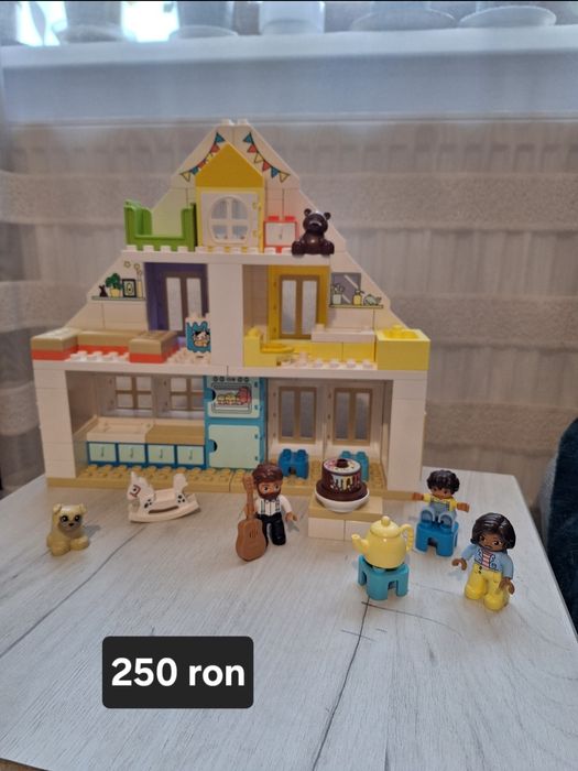 Vând Lego Duplo casa jocurilor 10929 complet