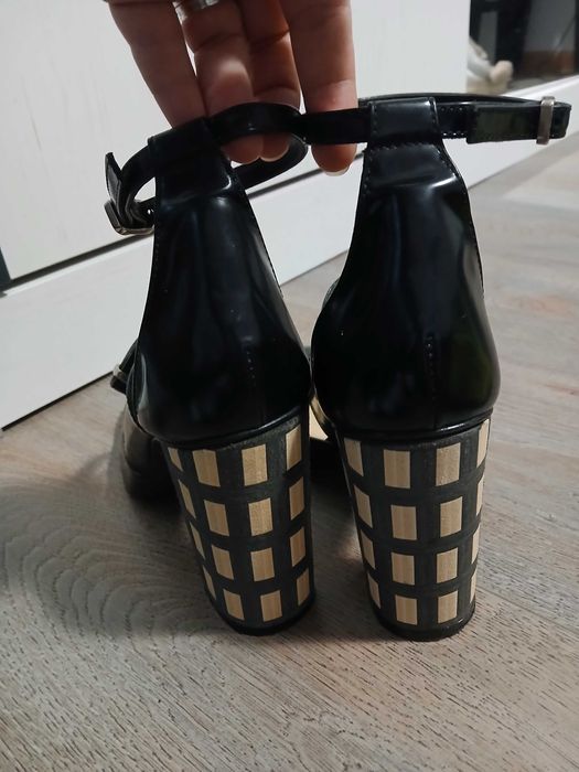 Италиаски кожени обувки 39