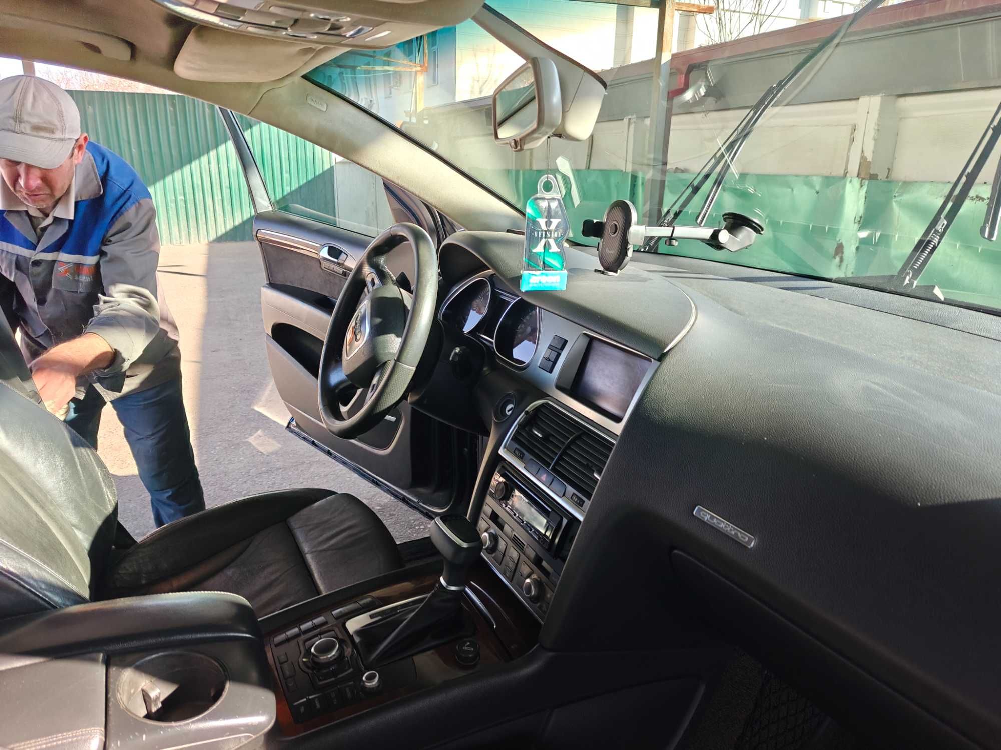 Продам или обмен audi q7 двигатель 4.2 2007 года.