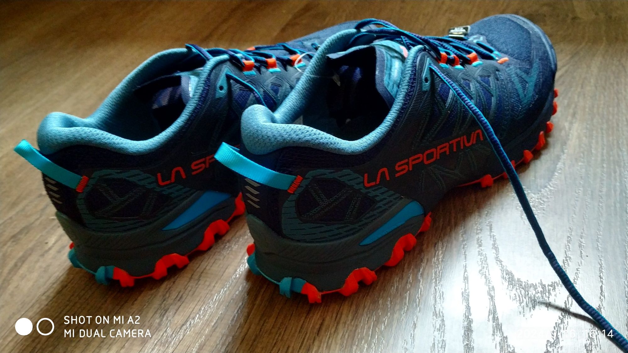 La Sportiva Bushido 3 Wide Deep Sea/Cherry Tomato