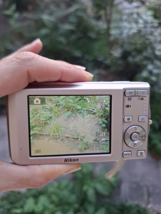 Компактен дигитален фотоапарат NIKON COOLPIX S520