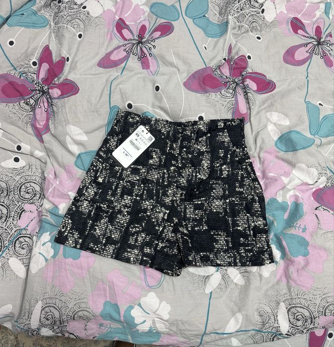 Pantaloni scurti Zara