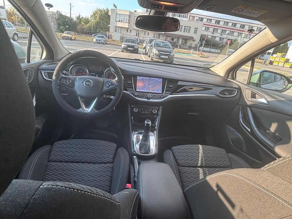 Vând OPEL ASTRA K Sports Tourer Automata2017 FULL OPTION