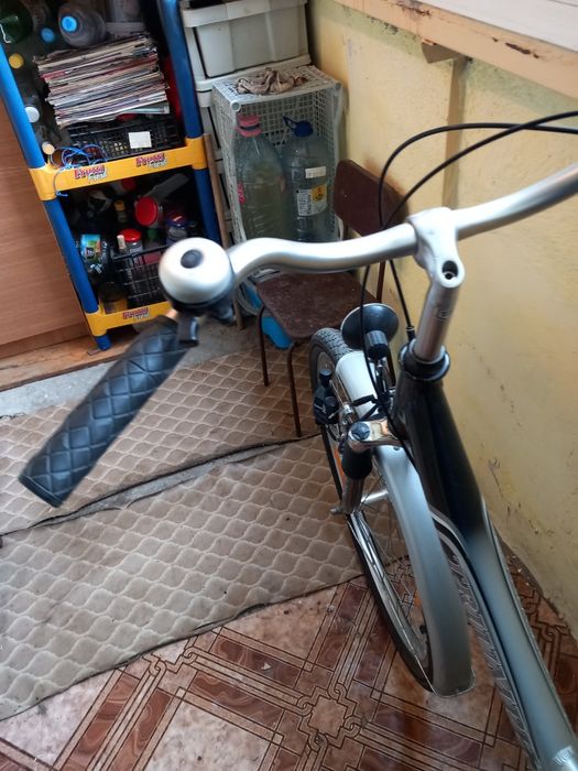 Vând bicicleta de dama