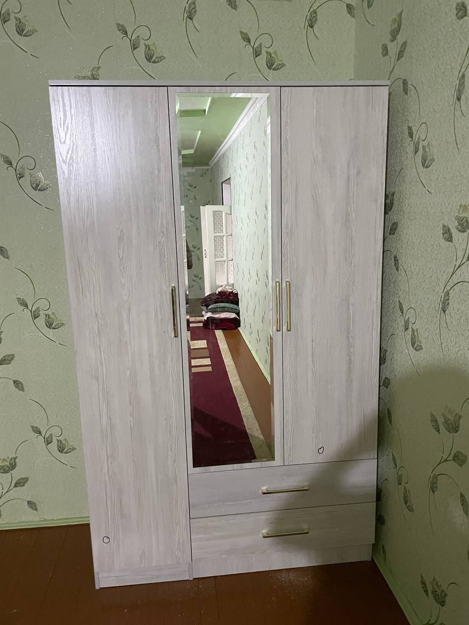 Shkaf sotiladi dastafka ustanovka bepul