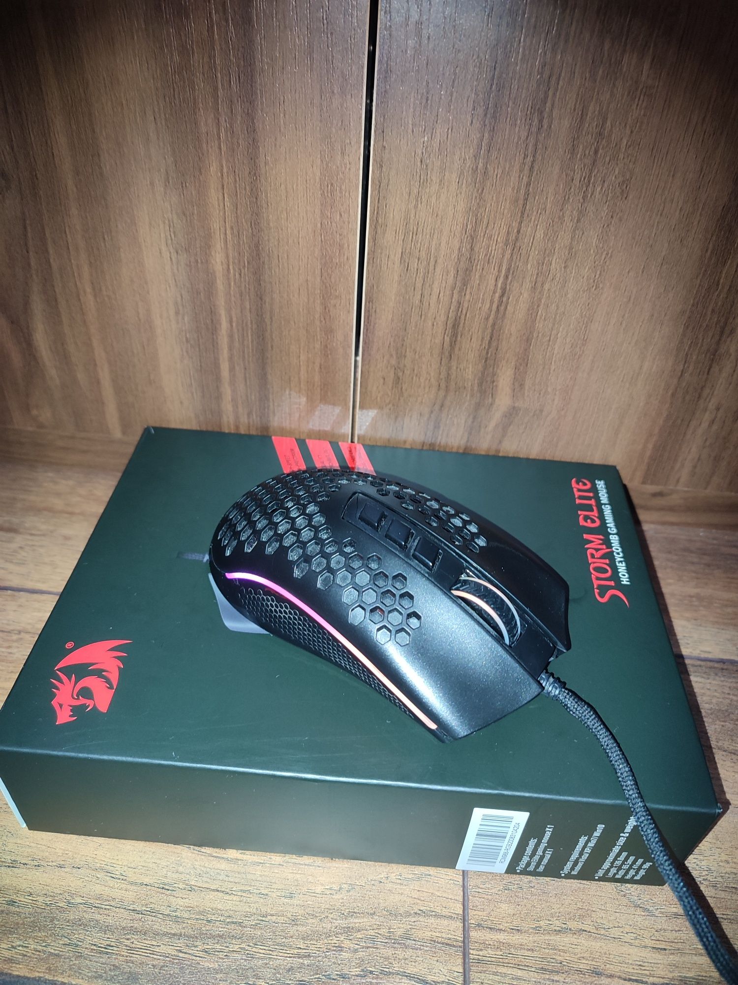 Vând mouse gaming Redragon storm elite honeycomb.