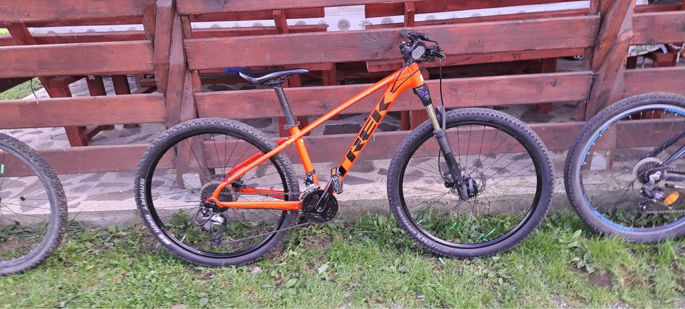 Vand bicicleta trek pt mai multe detale in privat