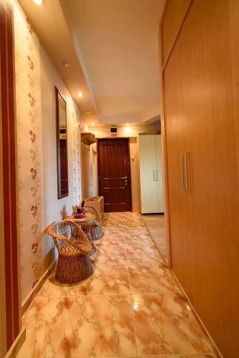 De inchiriat | Apartament | Cu 2 camere | Terasa | Ultracentral