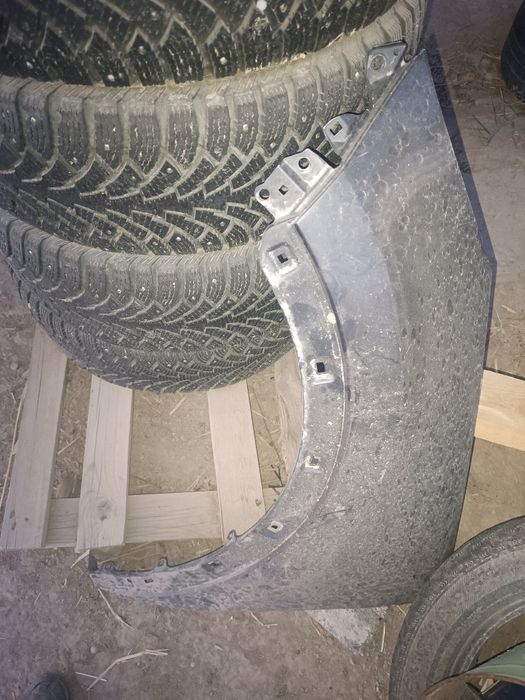 Продам передние крыло левое правое  kia sportage