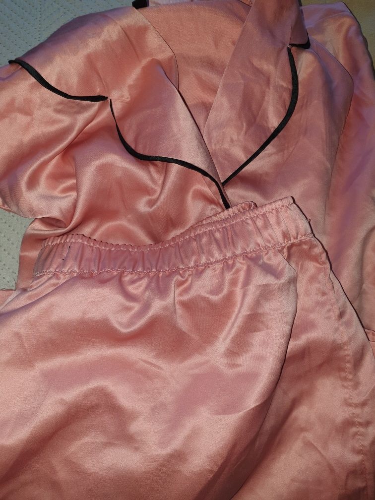 Vând salopetă blugi damă, pijamale, fustă scurtă, mărime M/38