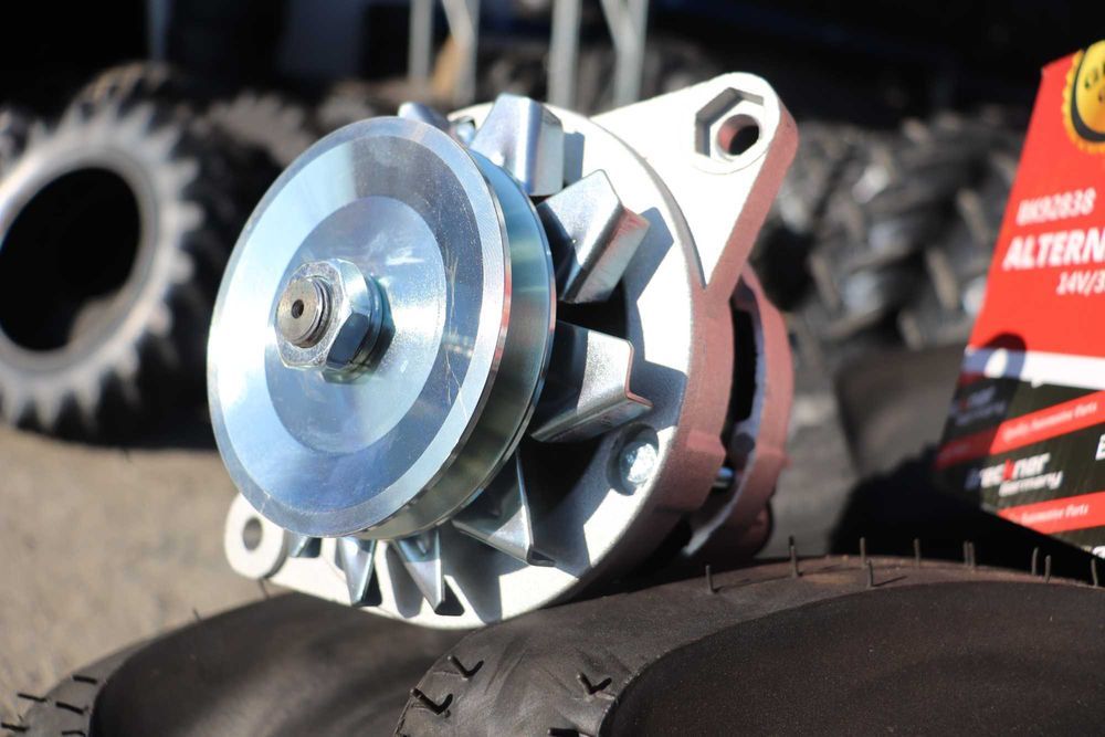 Alternator Nou cu releu incorporat 14V/33A UTB U-650 Garantie AgroMir