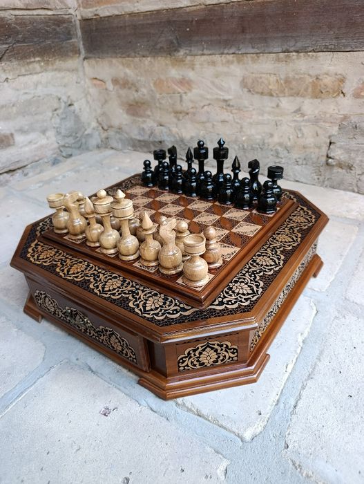 Шахматы из орех Shaxmat yongʻoqdan yasalgan 40×40 sm