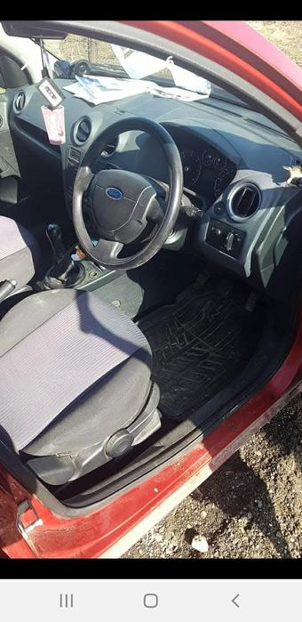 Dezmembrez Ford fusion