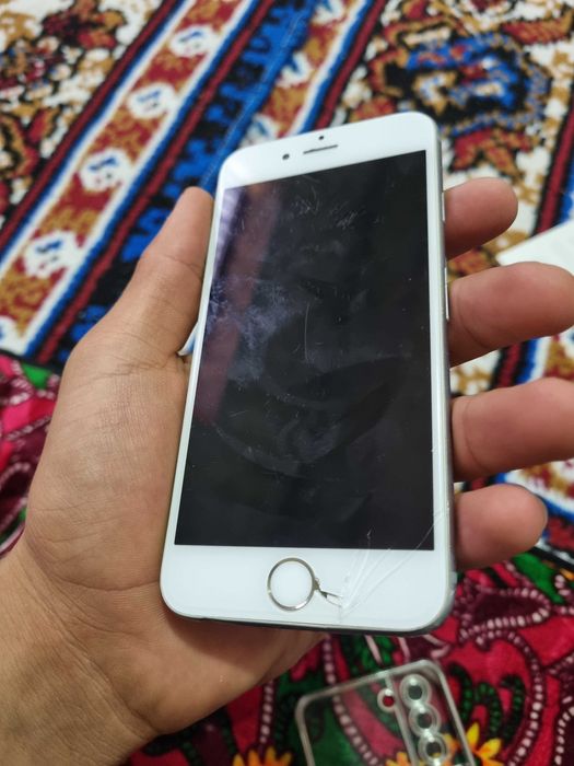 Iphone 6 s holati ideal aybi ekran pasida sal singan joyi bor hotira32
