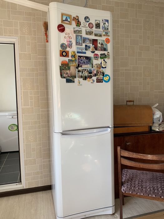 продам холодильник indesit