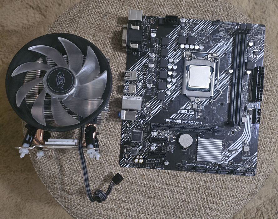 Pachet: placa de baza + procesor + ventilator