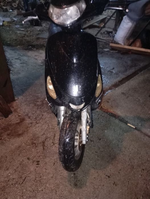 Vând sau schimb Peugeot de 49cc pornește la buton arata impecabil