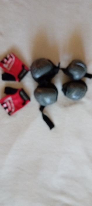 Vând apărători ptr.copii