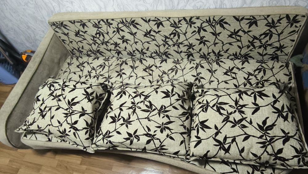 Продается диван раздвижной