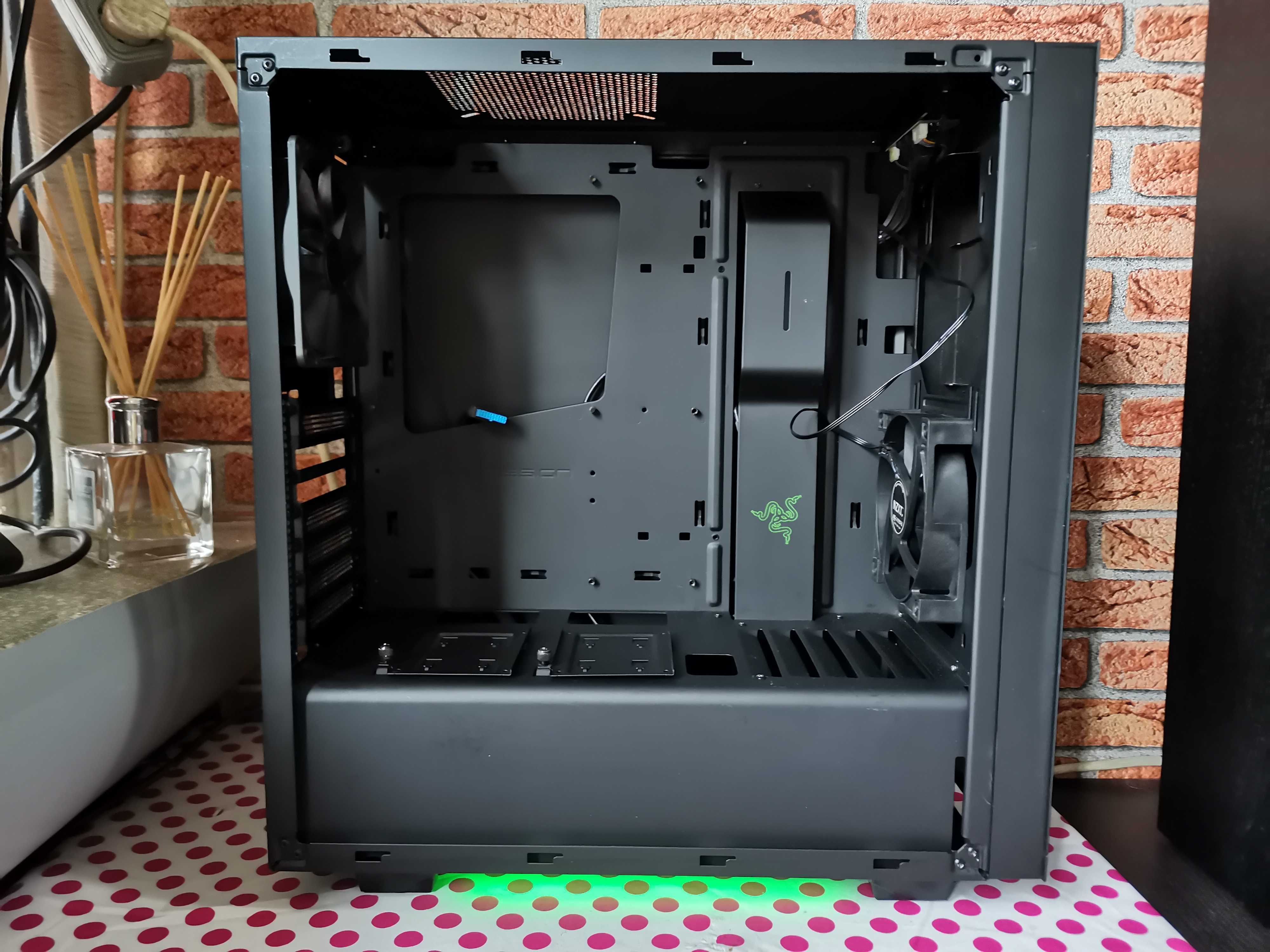 Carcasa PC NZXT Source S340 Razer Special Edition.