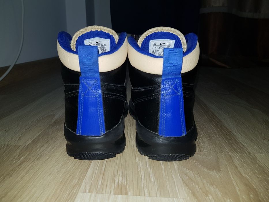 Adidasi Ghete Nike mărimea 35,5 jordan salomon