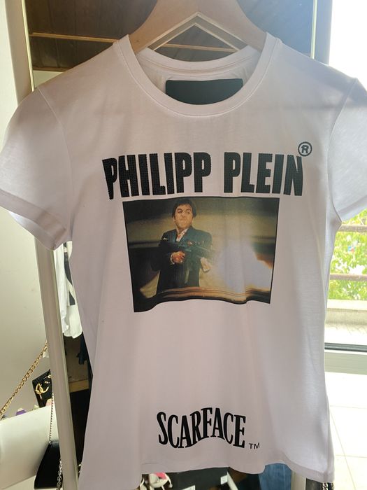 Tricouri noi cu eticheta