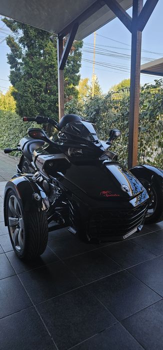 Vând spyder can-am F3