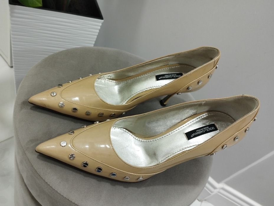 Обувки с ток на Dolce & Gabbana