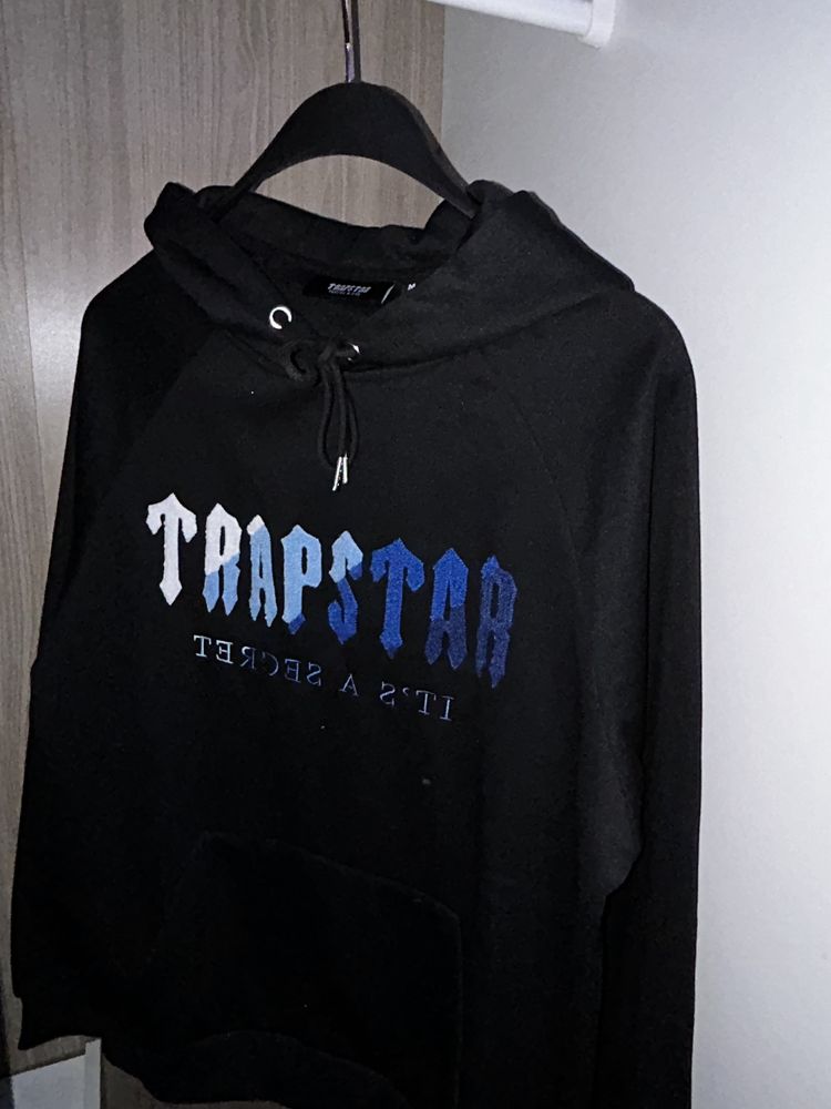 trapstar hoodie m size