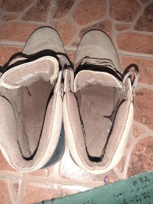 Демисезонные ботинки в отличном состоянии