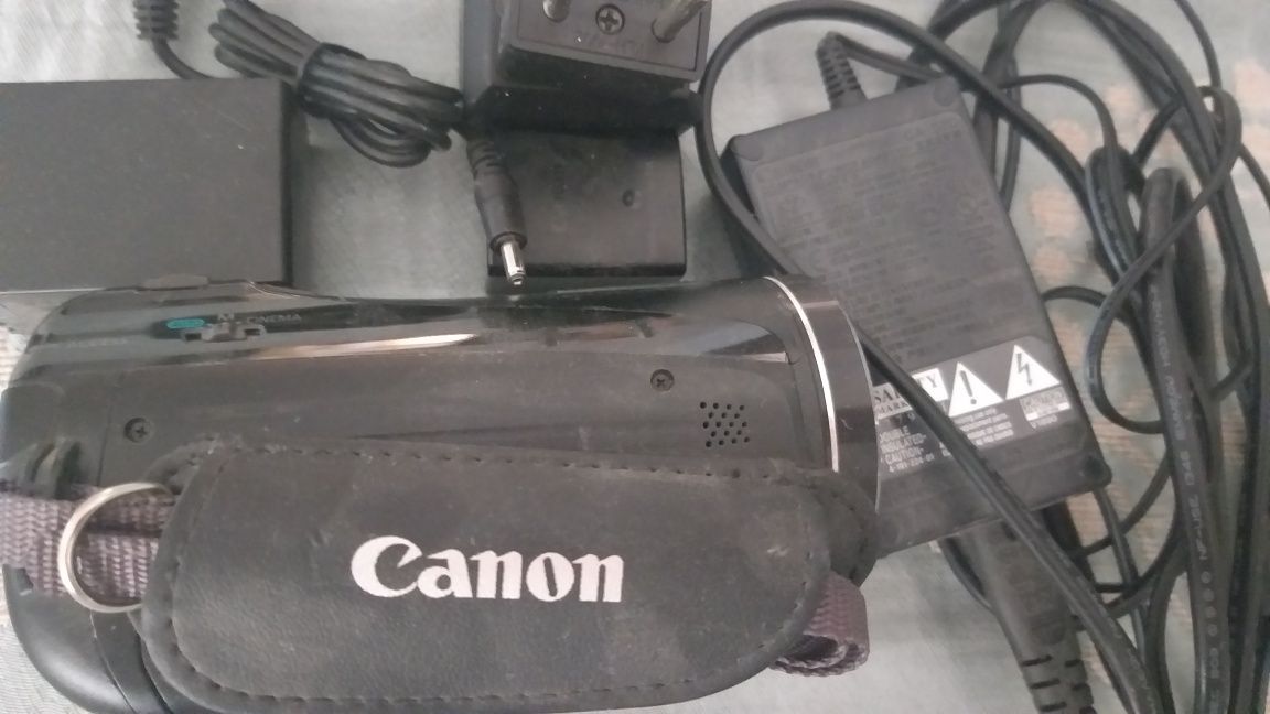 Видеокамера Canon