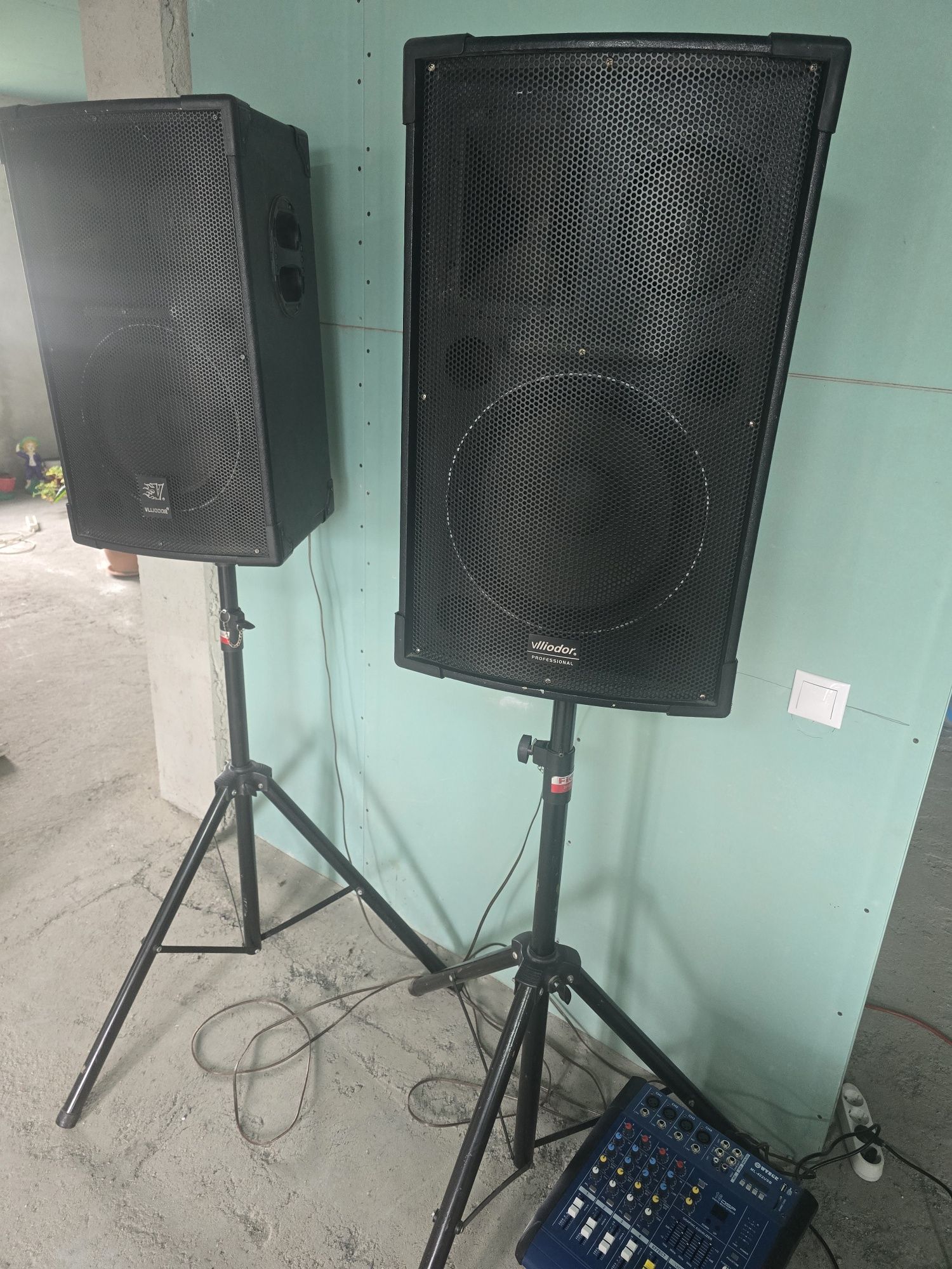 De vânzare boxe + Mizer amplificat