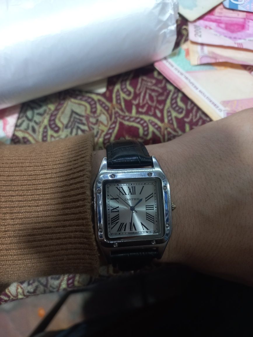 Soat sotiladi Cartier