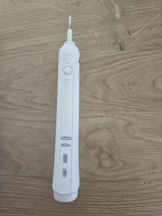 Periuta de dinti electrica Oral-B Pro 2