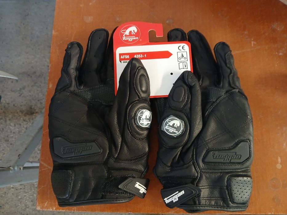 Мото ръкавици от телешка кожа -мъжки /дамски