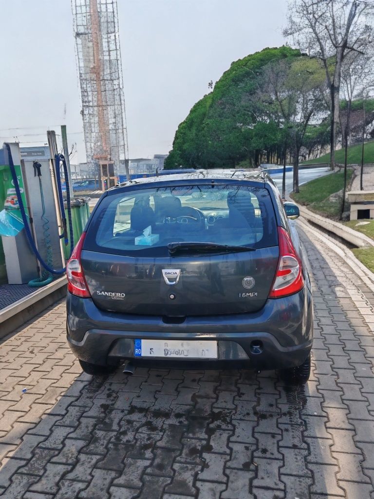 Vând Dacia Sandero 2008 1.6 benzina