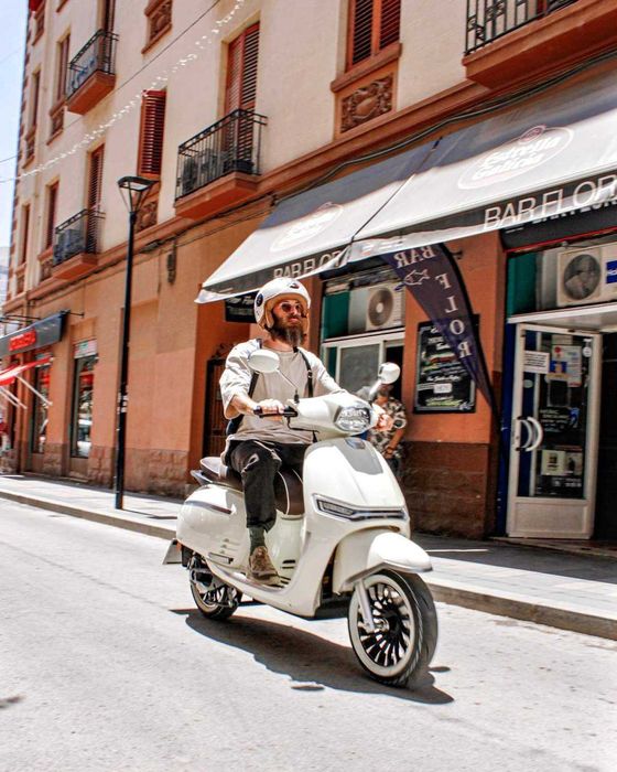 Scutere electrice "Delivery", autonomie 240 km, factura, Tinbot GmbH