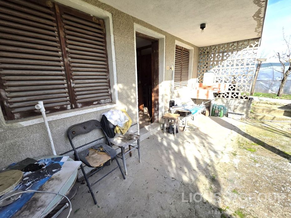 Къща във Варна, област - с.Константиново, РЗП 100 кв.м., цена 105000 €