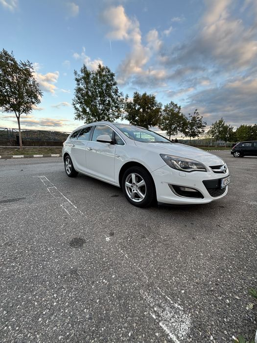 Opel Astra J 2013 2.0 cdti full