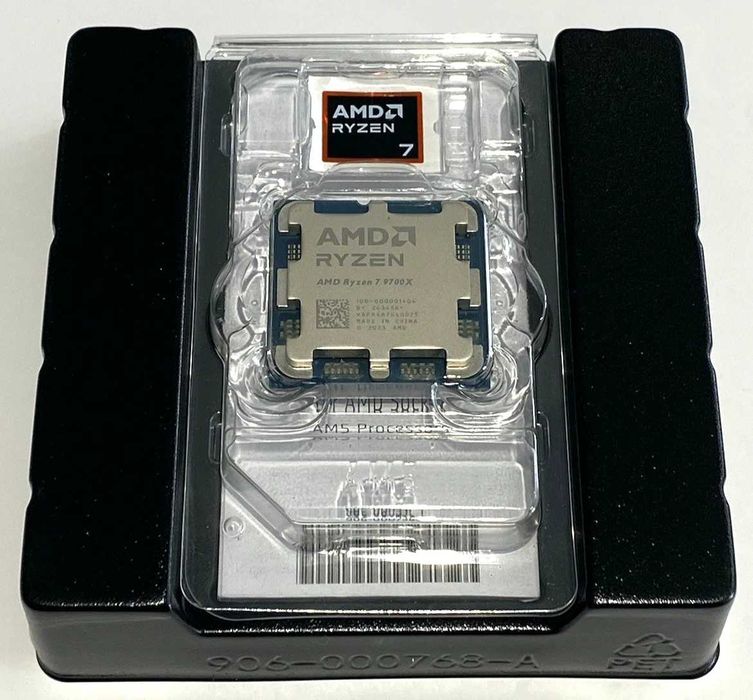 ASUS TUF GAMING X870 PLUS WIFI + Ryzen 7 9700X, осемядрен (5.5GHz] AM5