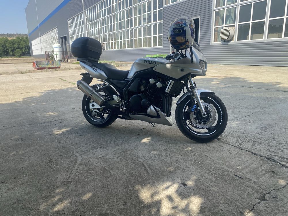 Мотоциклет Yamaha fazer 600